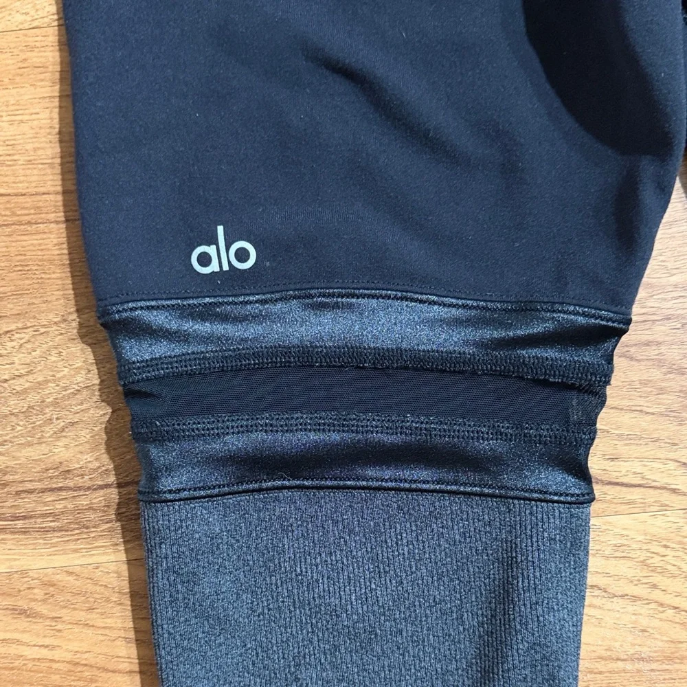 ALO Yoga Women Medium Black Cropped Fabric Block Leggings‎